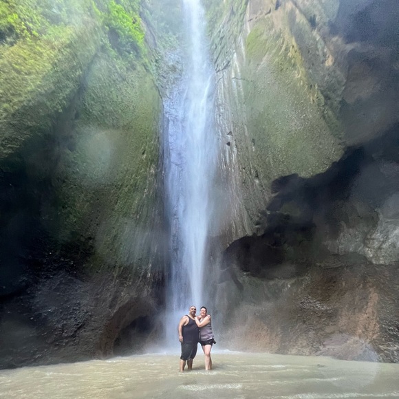 Meet your Posher, H carlos - Picture 2 of 2